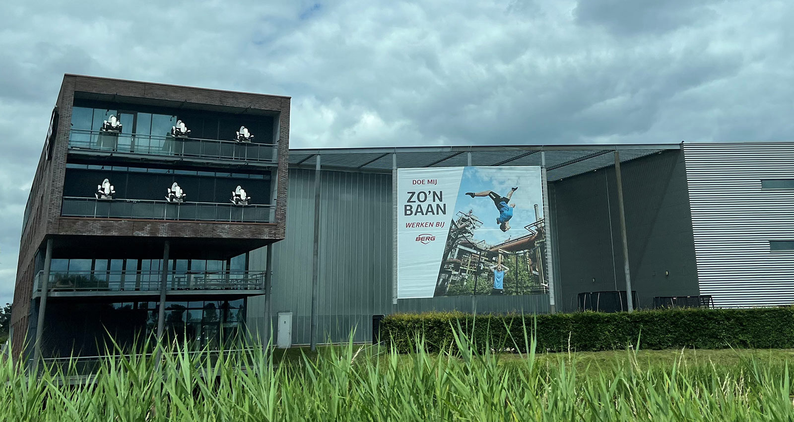 Advertising and promotional banners